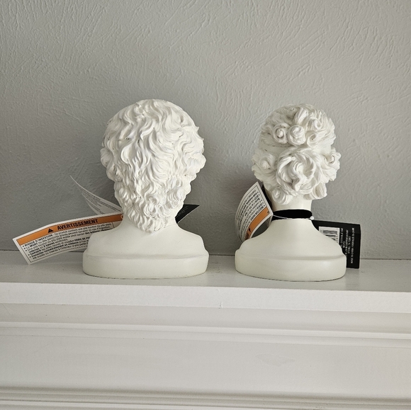 NWT Michaels Ashland Gothic Bordeaux Bubble Gum Man & Woman Busts - Picture 9 of 10